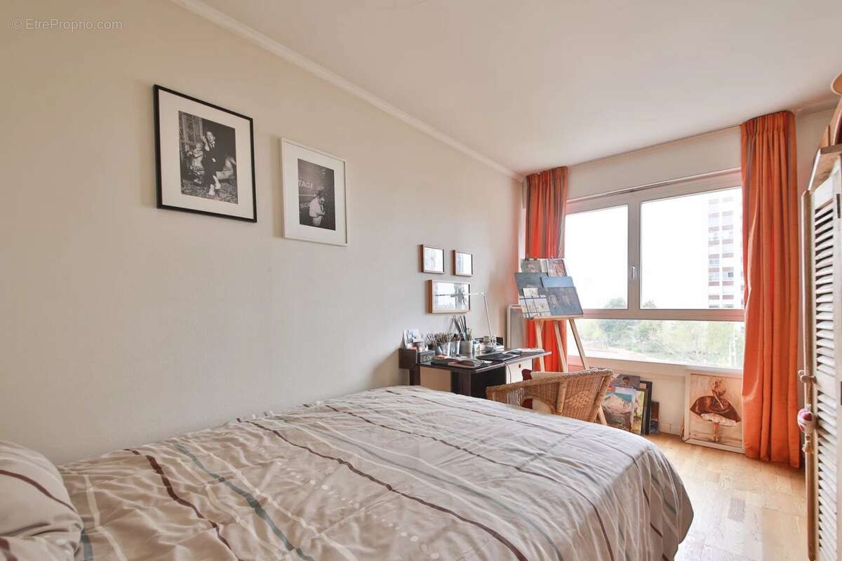 Appartement à ISSY-LES-MOULINEAUX