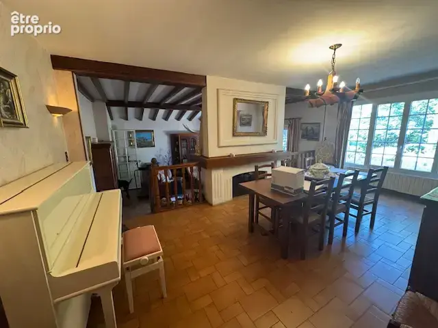 Maison familiale de 205m2 sur un terrain entièrement clos de 2200m2 - photo 8