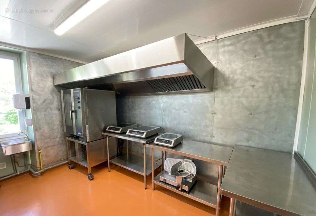 Commerce à CAZAUBON