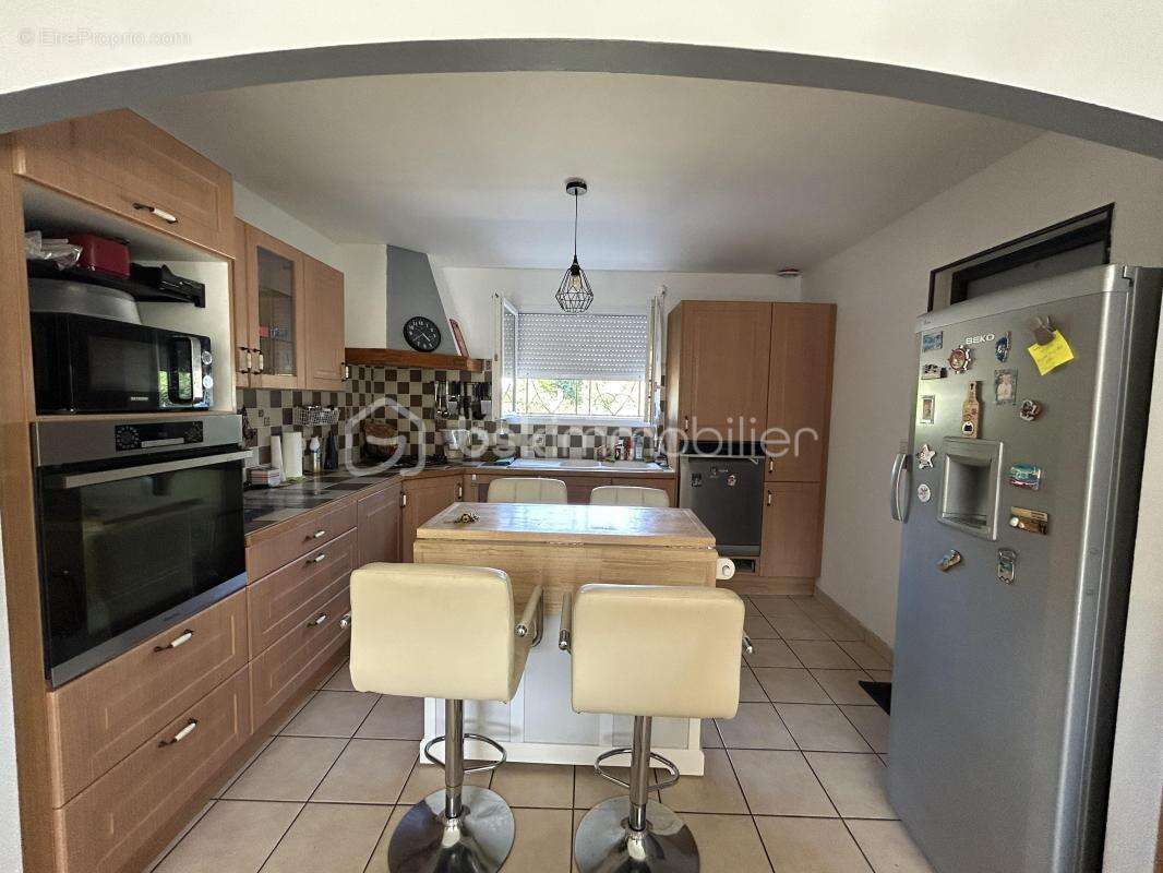 Maison de plain-pied avec nombreuses dépendances sur plus de 3 900 m² – Chepniers - photo 3