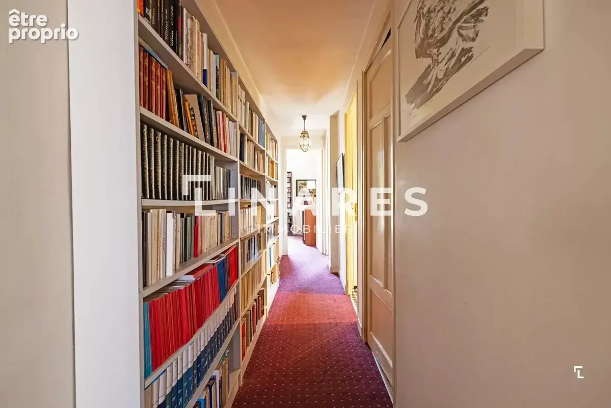 CENTRAL PARADIS - Appartement T4 de 158m2 - Balcon - Cave -  2 chambres de bonne - 13008 - photo 19