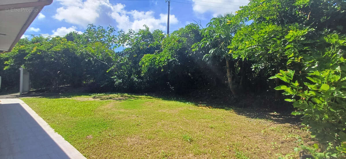 Maison à CAPESTERRE-BELLE-EAU