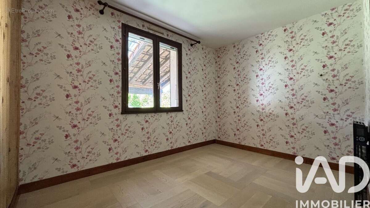 Maison 89 m² à Pierrelatte  - photo 7