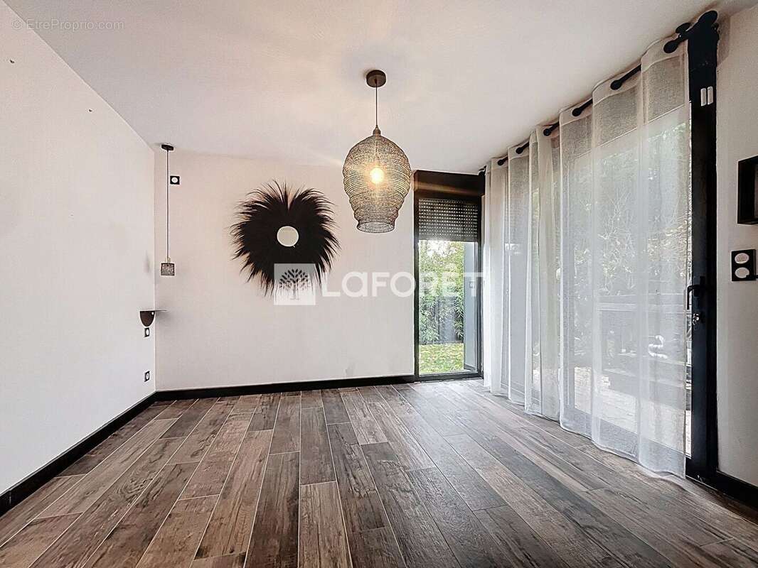 Maison à SAINT-OUEN-DE-THOUBERVILLE