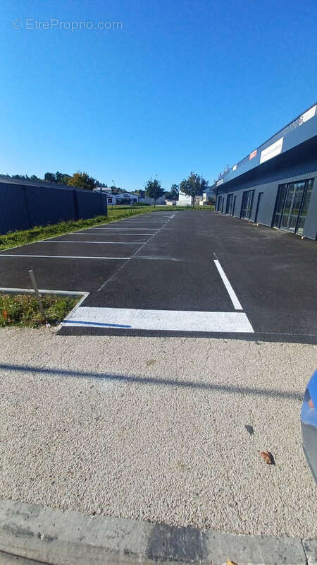 Batiment commercial locatif - vente d'un lot - photo 10