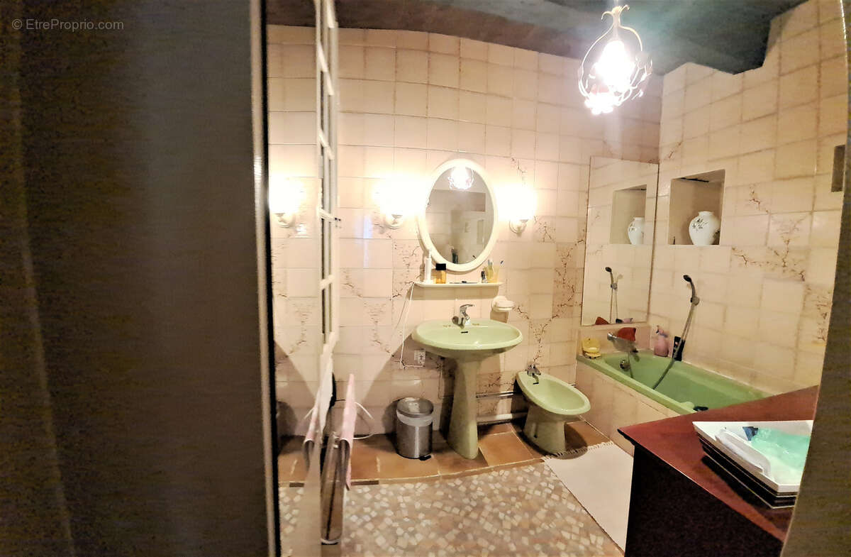 Maison à SAINTE-COLOMBE-DE-VILLENEUVE