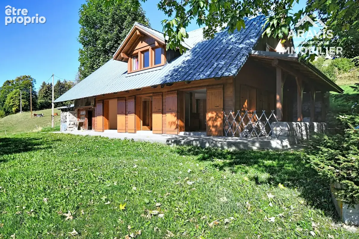 Ferme d'alpage et sa chèvrerie - photo 1