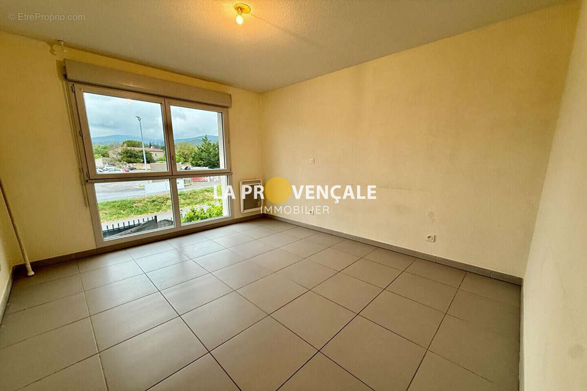 Appartement à SAINT-MAXIMIN-LA-SAINTE-BAUME