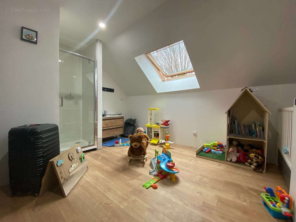 Maison à NEUILLY-SAINT-FRONT