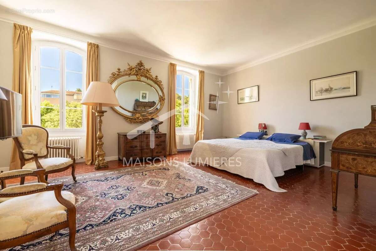 Demeure d'exception en centre-ville d'Apt - 11 pièces - 950 000€ - 370 m² habitables - photo 6