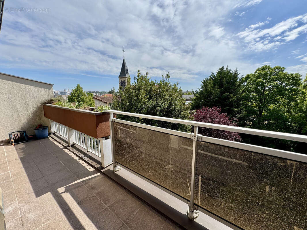 Appartement à LE PERREUX-SUR-MARNE