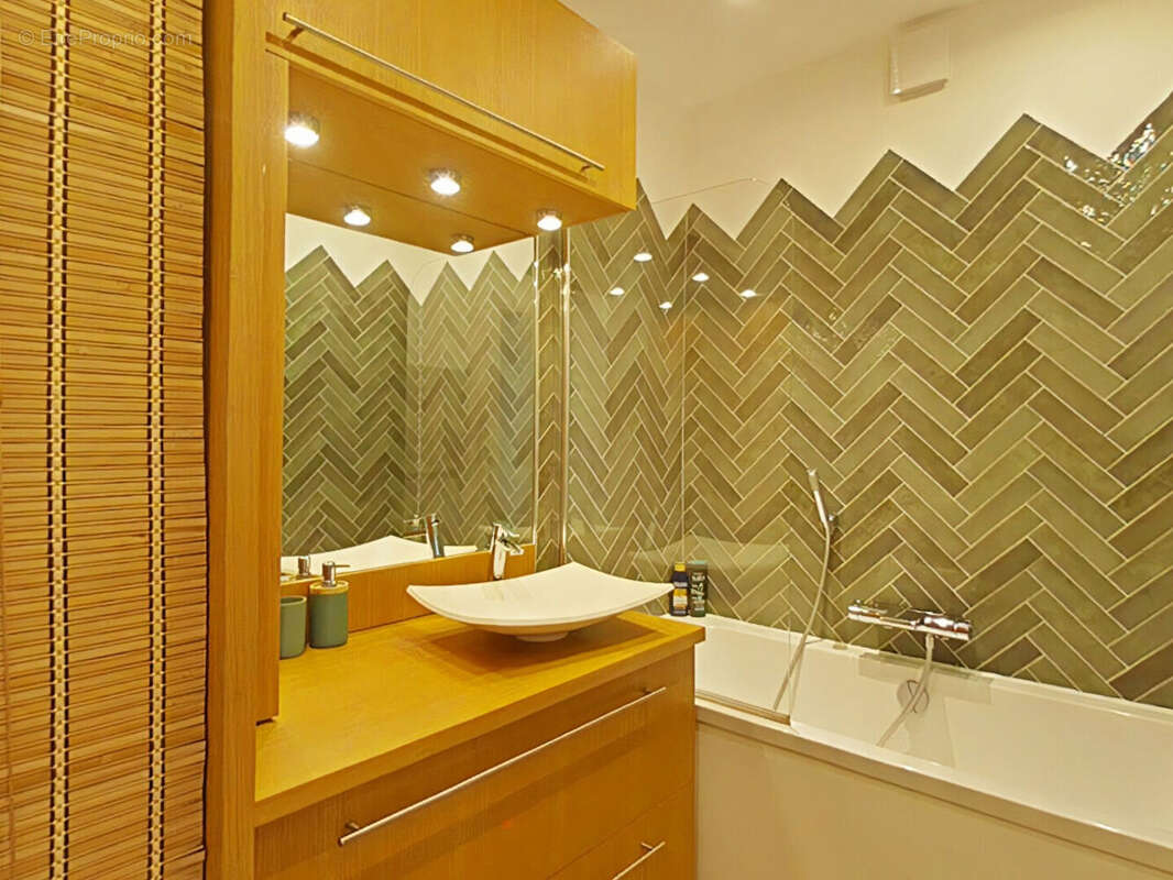 Appartement à FONTENAY-LE-FLEURY