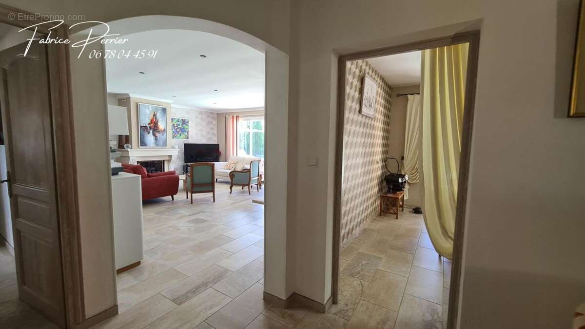 Maison à MONTBOUCHER-SUR-JABRON