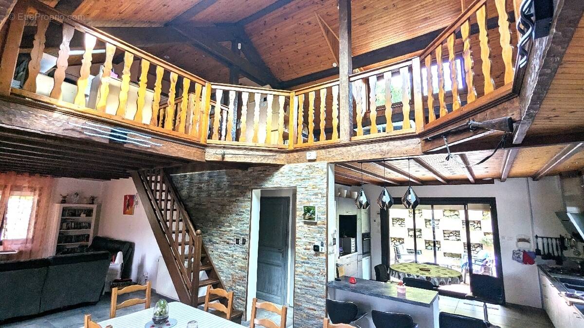 Maison à FROGES