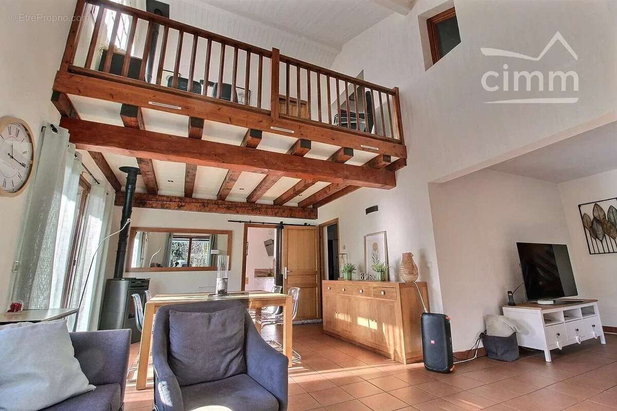 Maison à SAINT-VINCENT-DE-MERCUZE