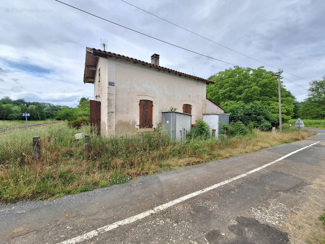Maison à SAINT-CERNIN-DE-L&#039;HERM