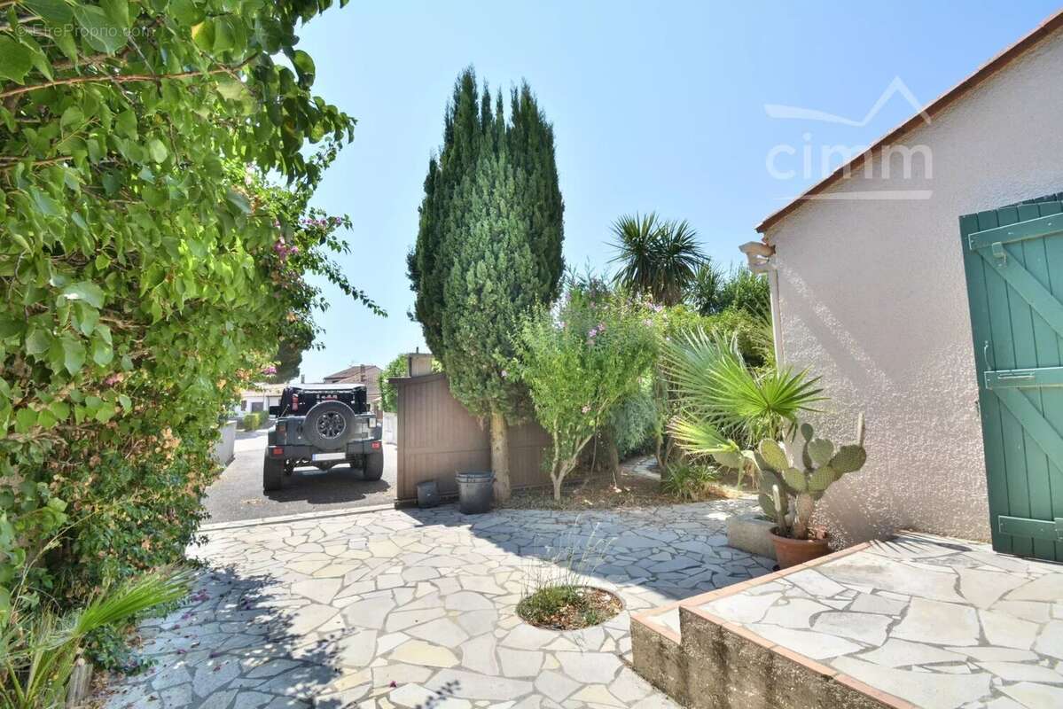 Vente - saint cyprien plage - belle villa 4 faces  - piscine - 6 pieces - 66750 - pyrenees orientales - region occitanie - photo 18