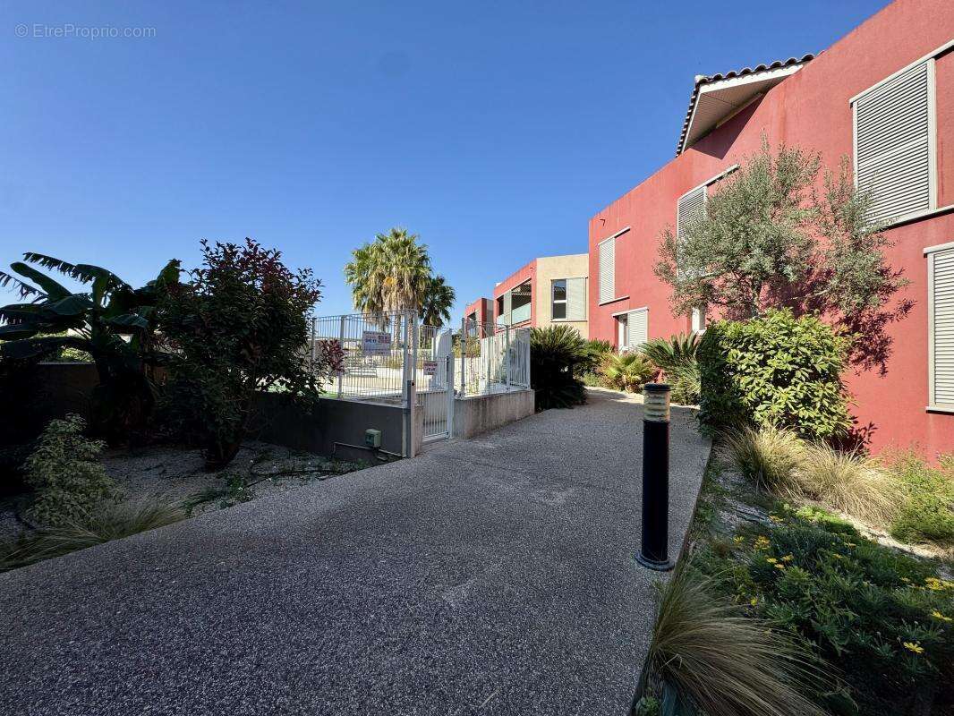 Appartement à MAUGUIO