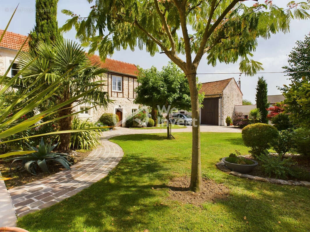 Maison à BRUYERES-LE-CHATEL