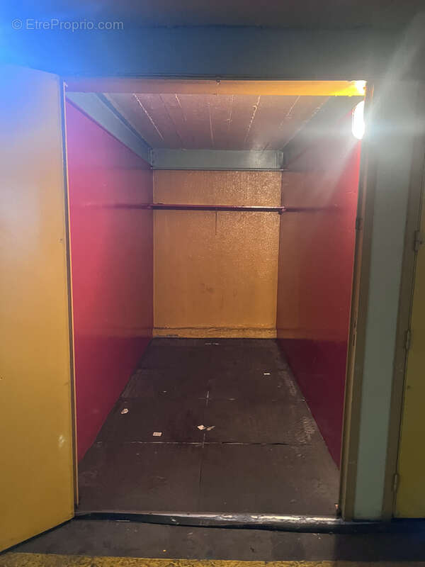 Parking à SAINT-ETIENNE