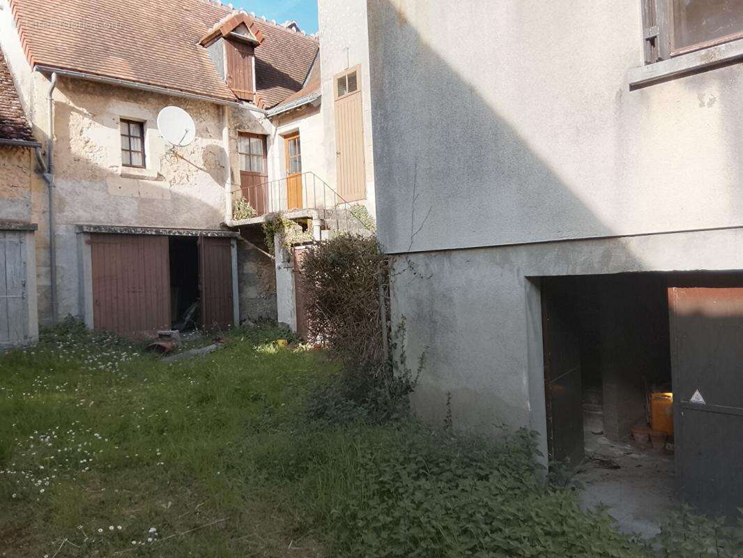 Maison Le  Petit Pressigny 8 pièce(s) 200 m2 - photo 3