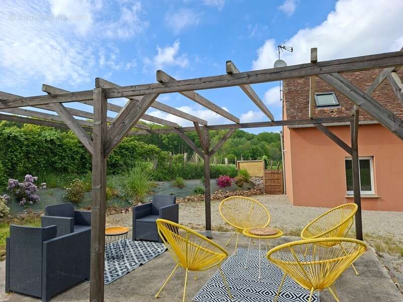 Maison à SAINT-LEONARD-DES-BOIS