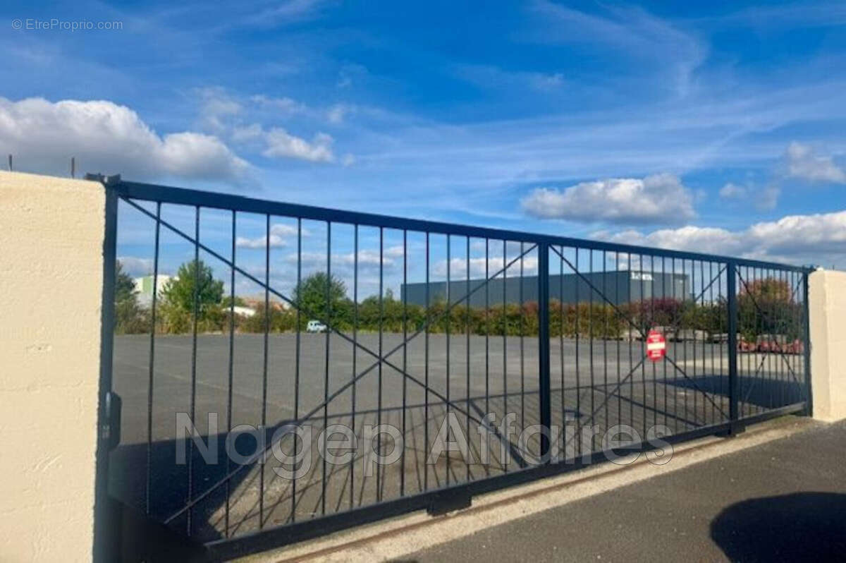 Terrain à AIGUEPERSE