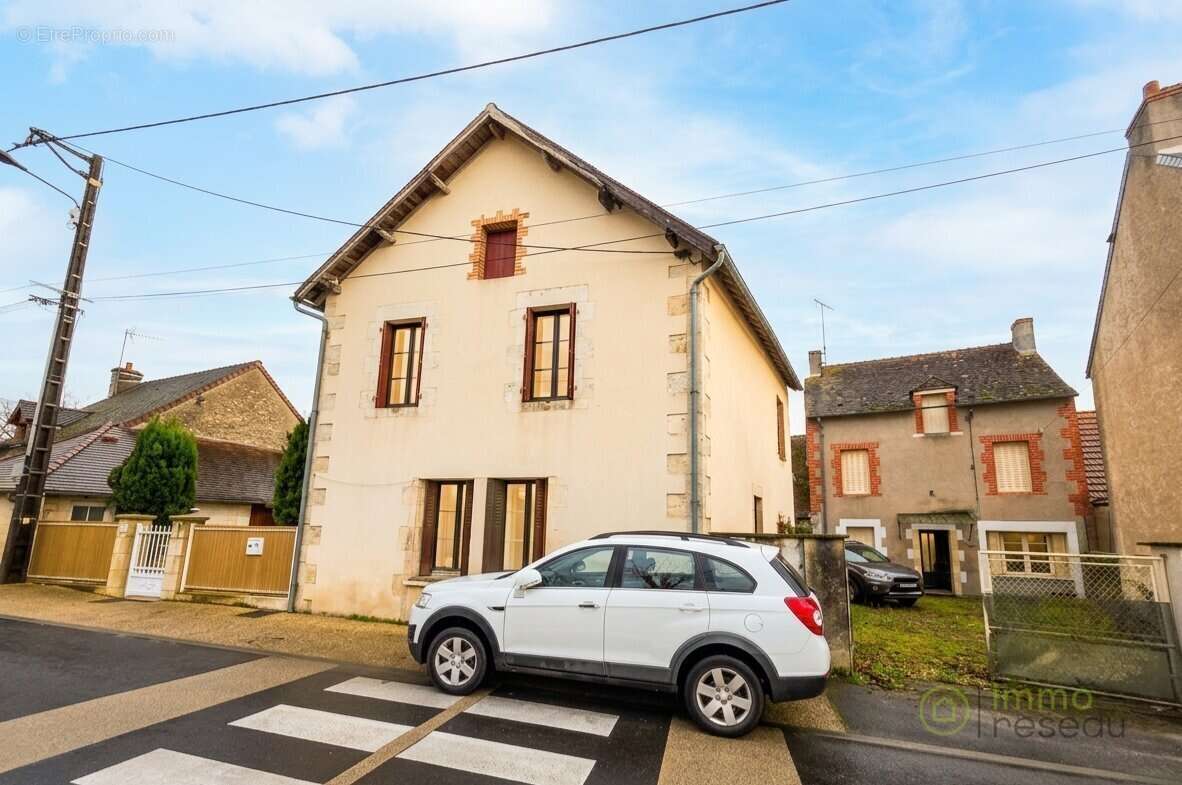 Maison à LA TRIMOUILLE