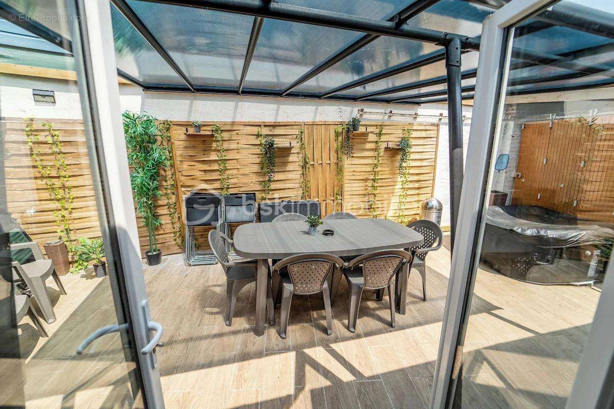 Immeuble en monopropriété composé de trois appartements à Équemauville, aux portes de Honfleur - photo 3