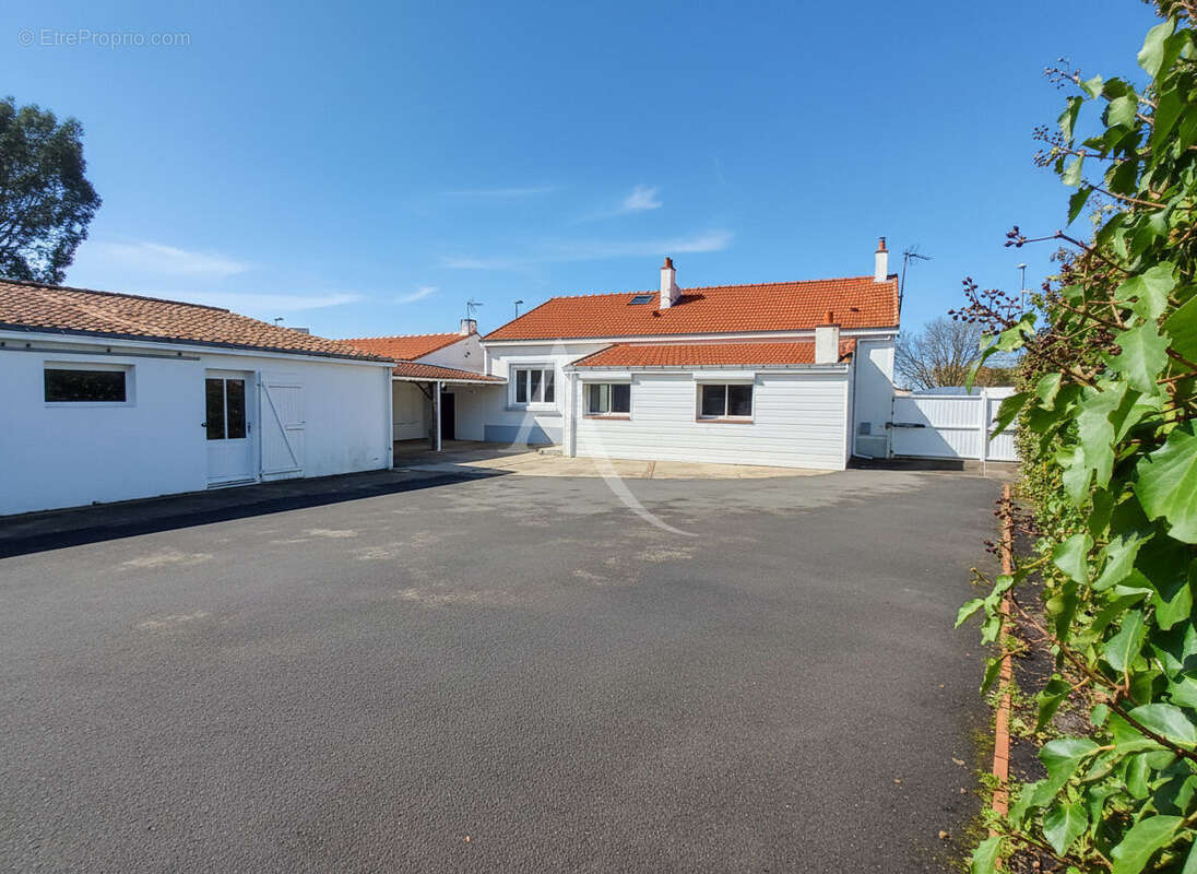 Maison à BOUIN