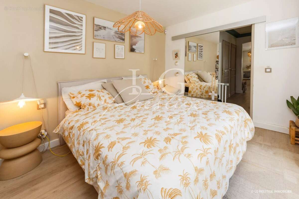 Maison à MANDELIEU-LA-NAPOULE