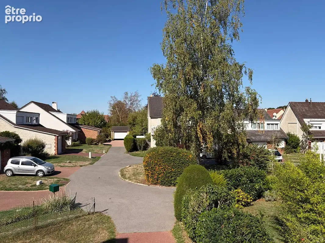 LES LOGES EN JOSAS Maison individuelle sur trois niveaux et jardin plan sans vis-à-vis - photo 17