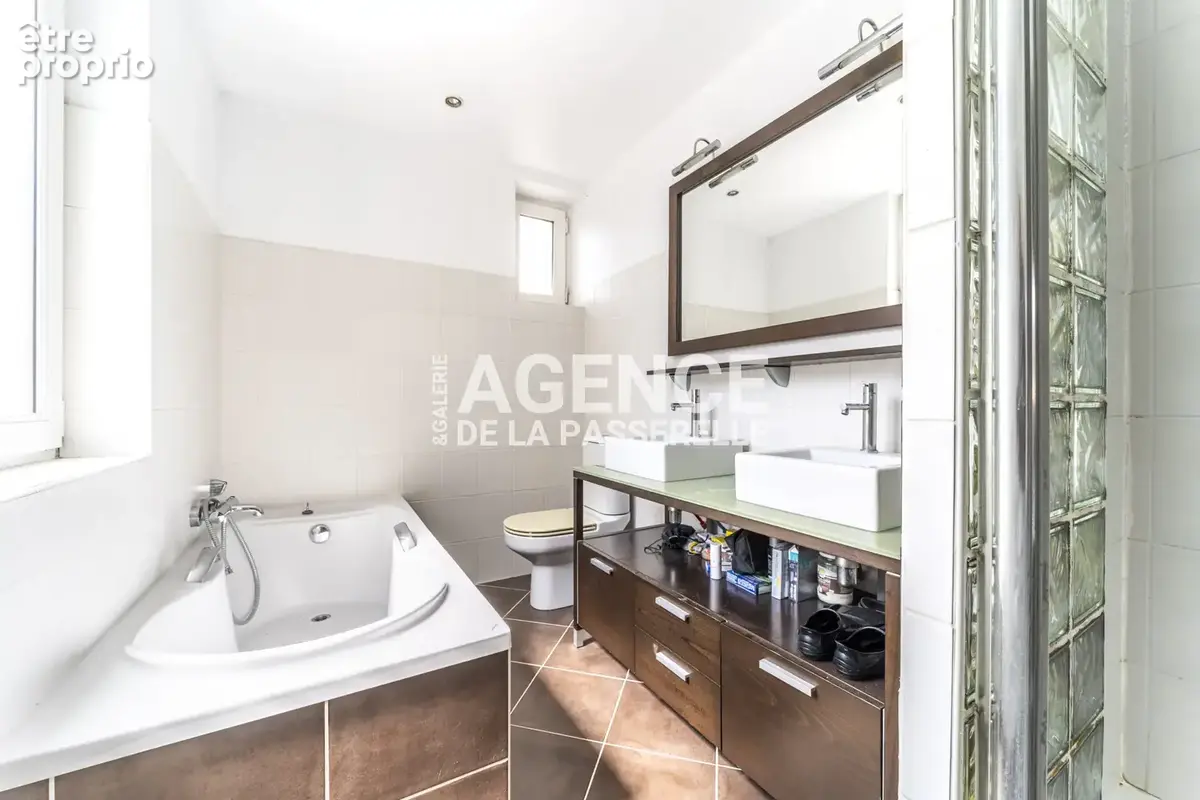Maison et appartement annexe avec garage à Lille - photo 10