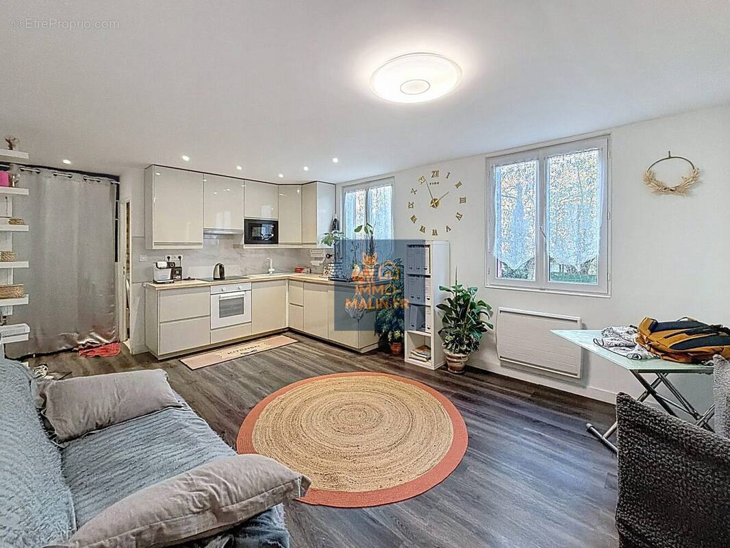 Séjour - Appartement à STAINS