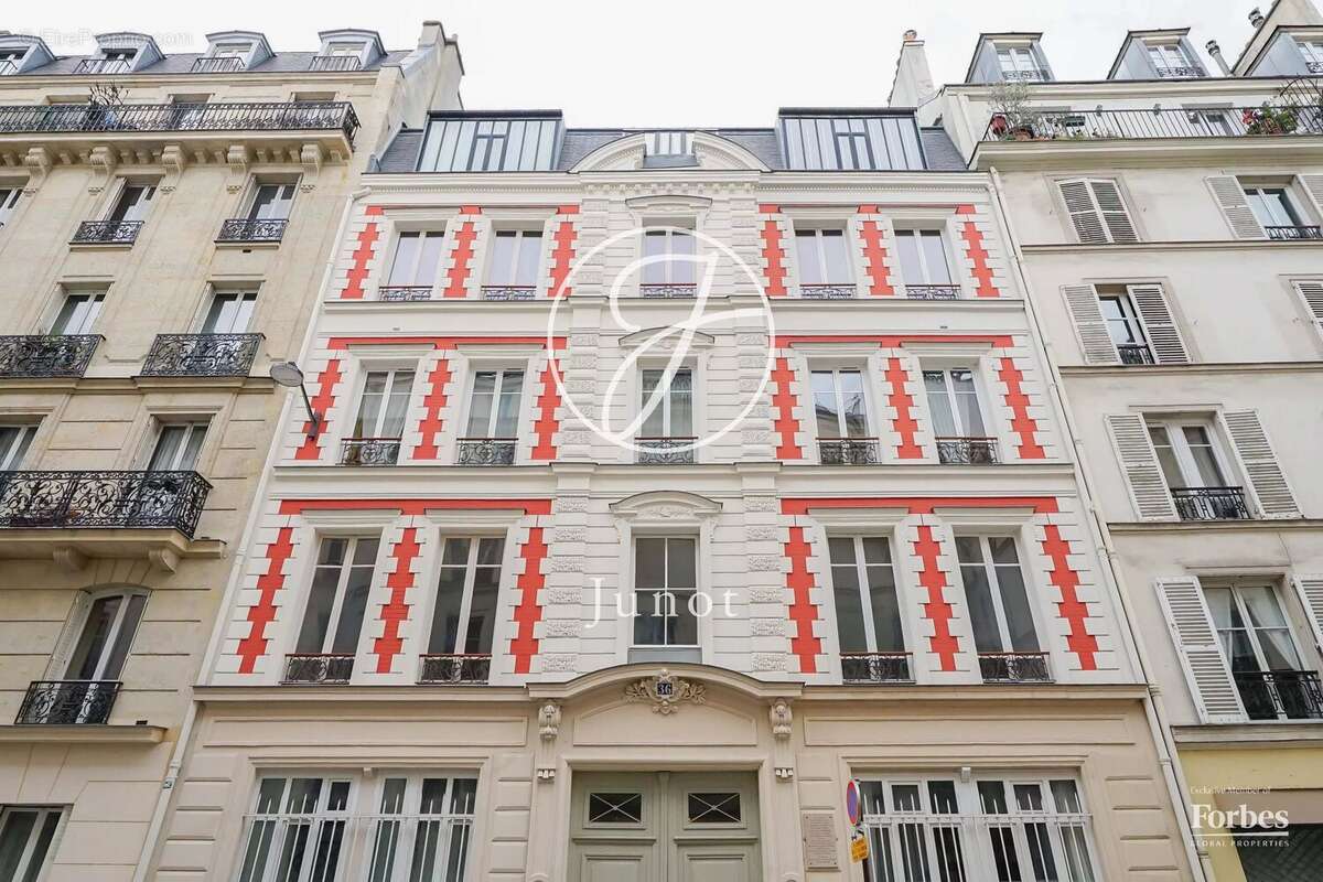 Paris 11e - AMELOT- SAINT SEBASTIEN FROISSART - Appartement à  vendre - 3 pièces - 110m² Carrez - 1 chambre. - photo 2
