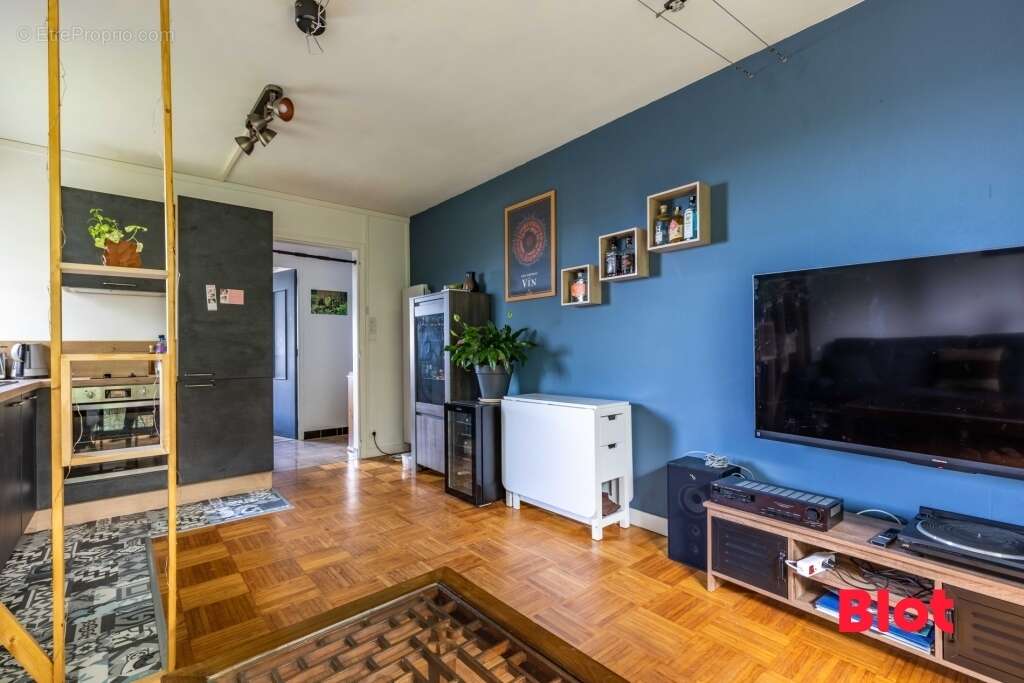 Appartement à MONTFORT-SUR-MEU