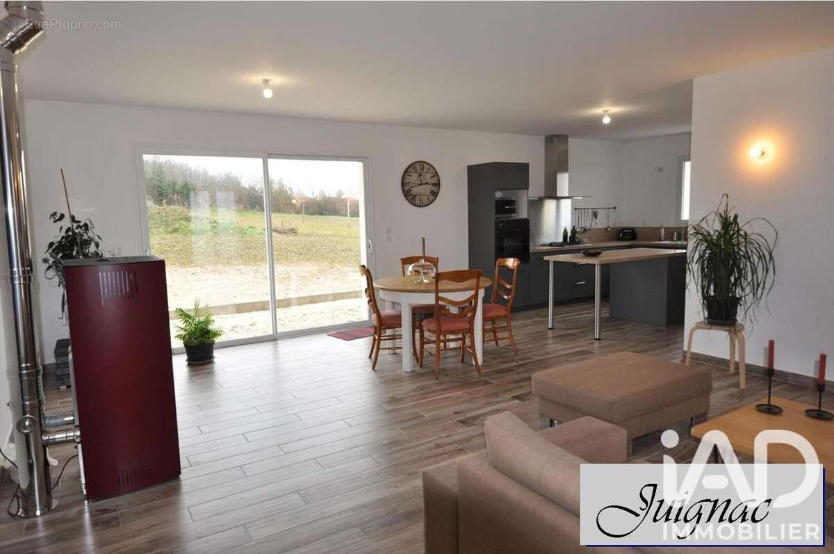 Maison 96 m² à Juignac  - photo 2