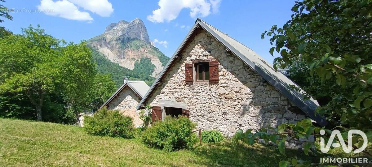 Photo 1 - Maison à LA TERRASSE