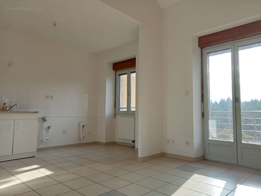 Maison à SAINT-GEORGES-LES-BAINS