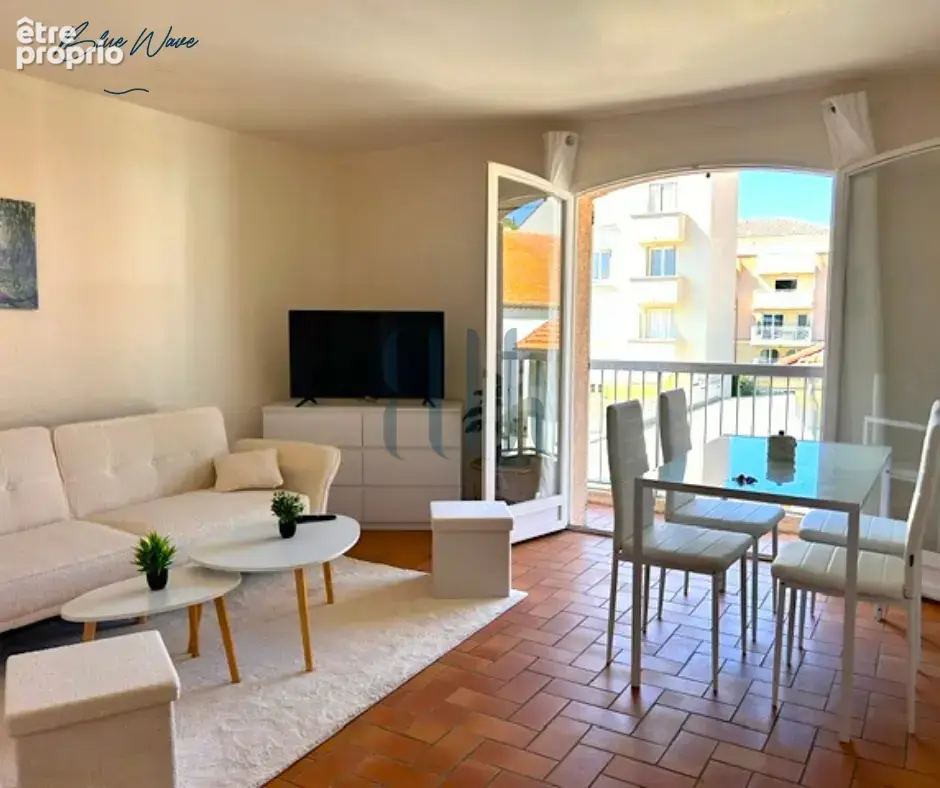 Sainte-maxime centre-ville   studio 32,59 m2 avec balcon & grenier - photo 2