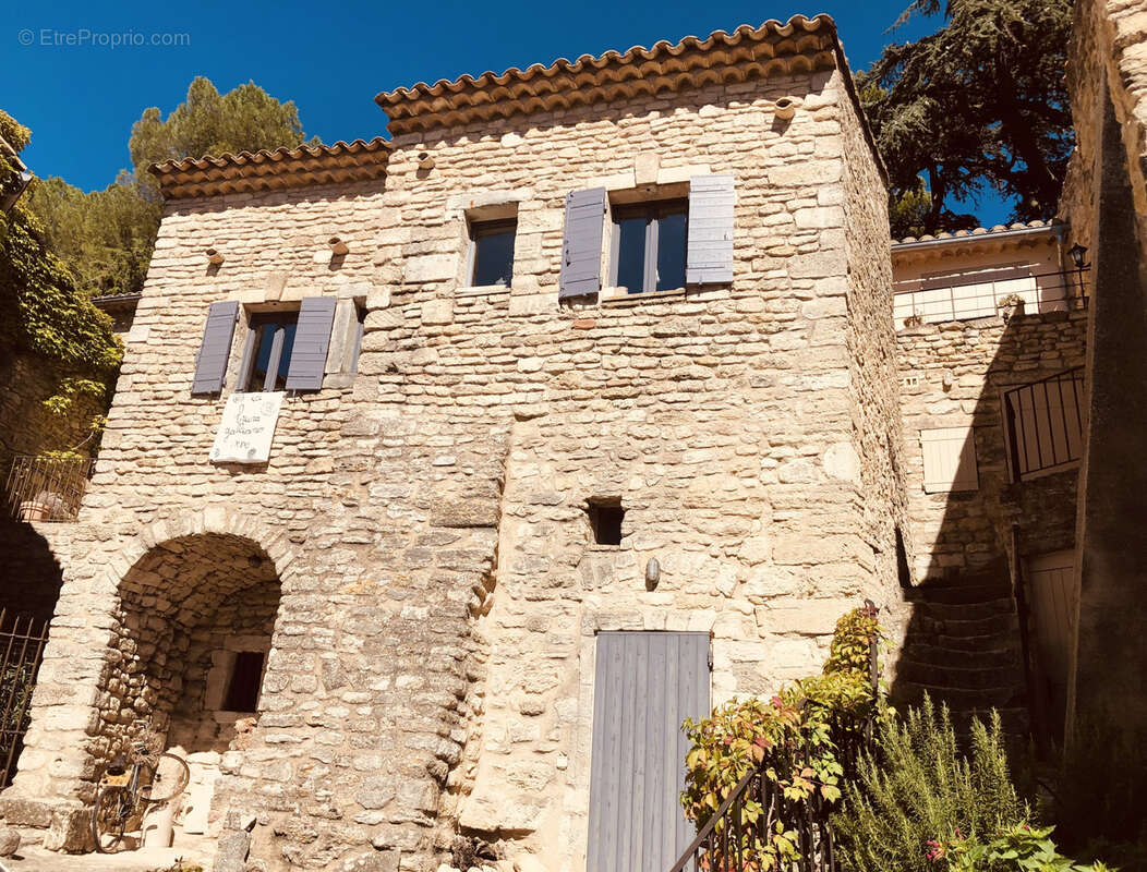 Maison à BONNIEUX
