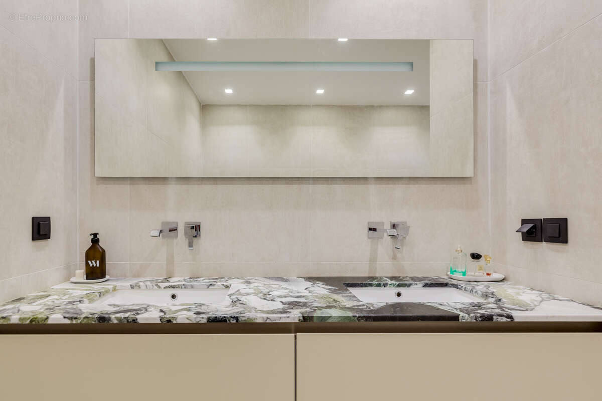 Appartement à MARSEILLE-7E