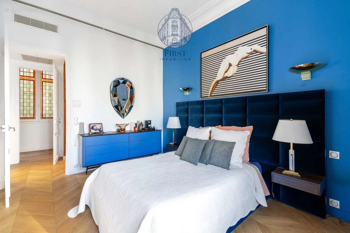 Appartement à PARIS-8E