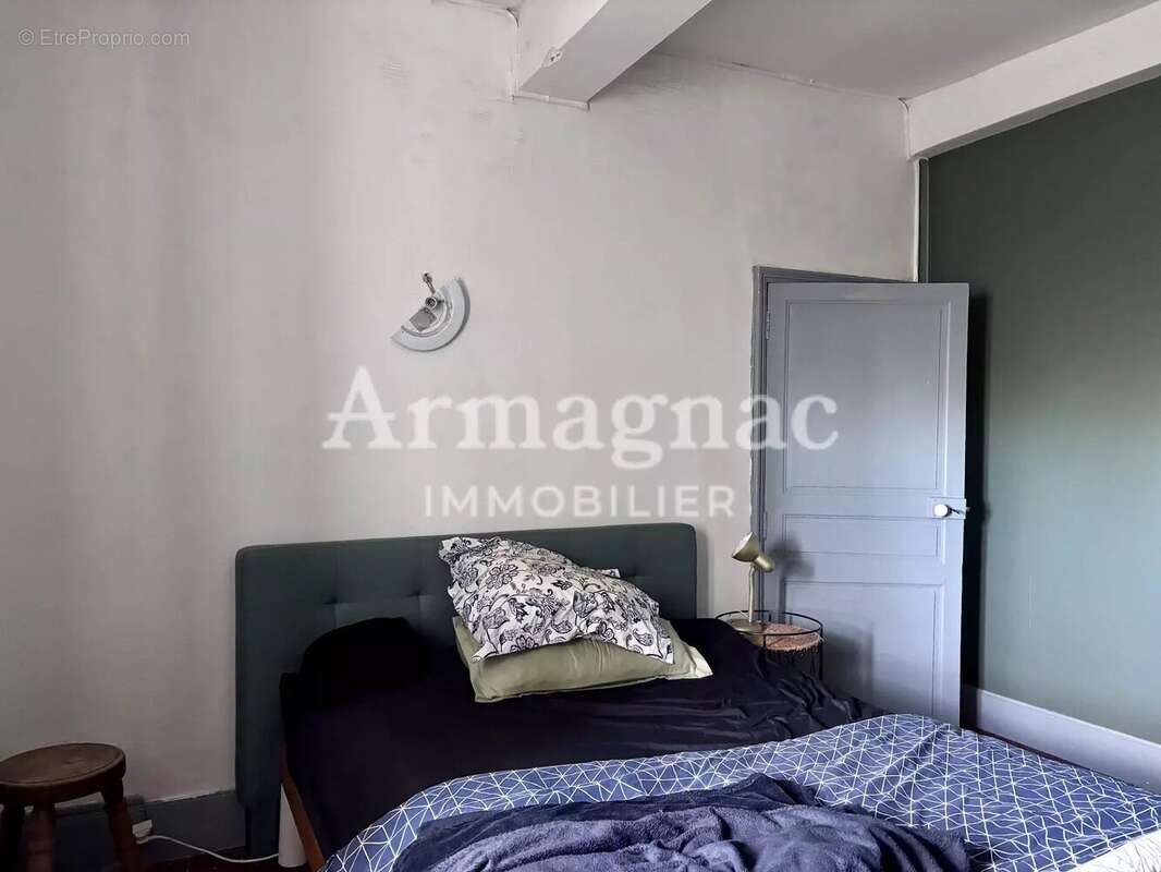 Maison à VIC-FEZENSAC