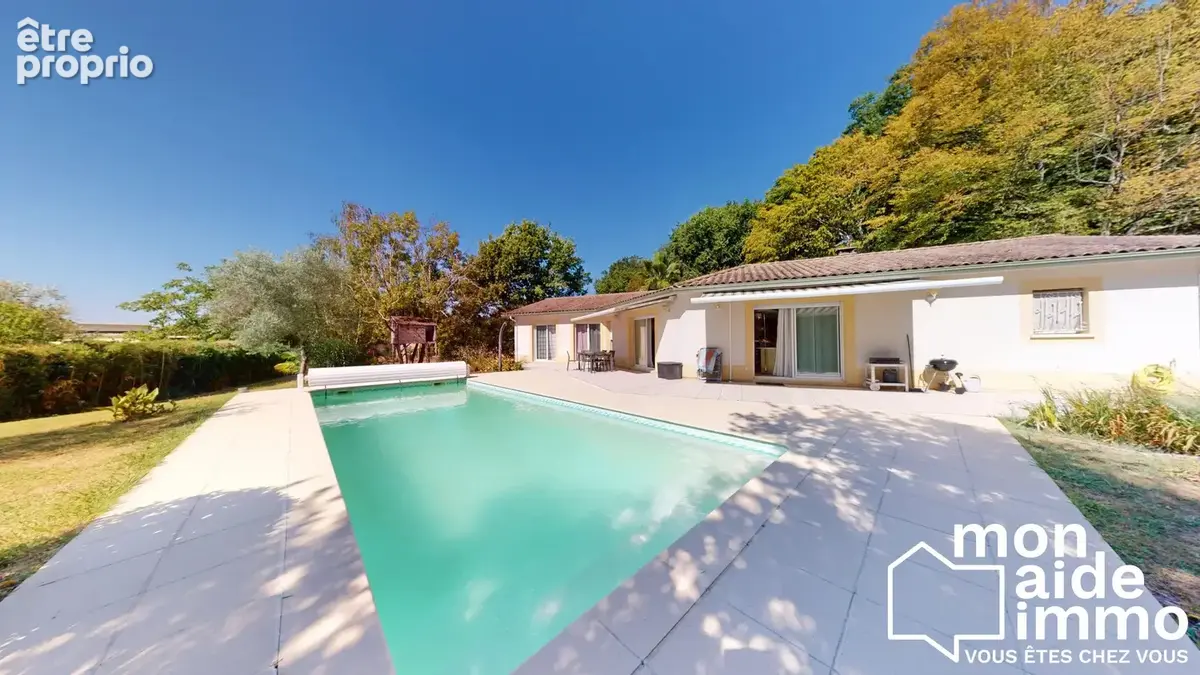 Maison 141 m² à Fargues-Saint-Hilaire  - photo 2