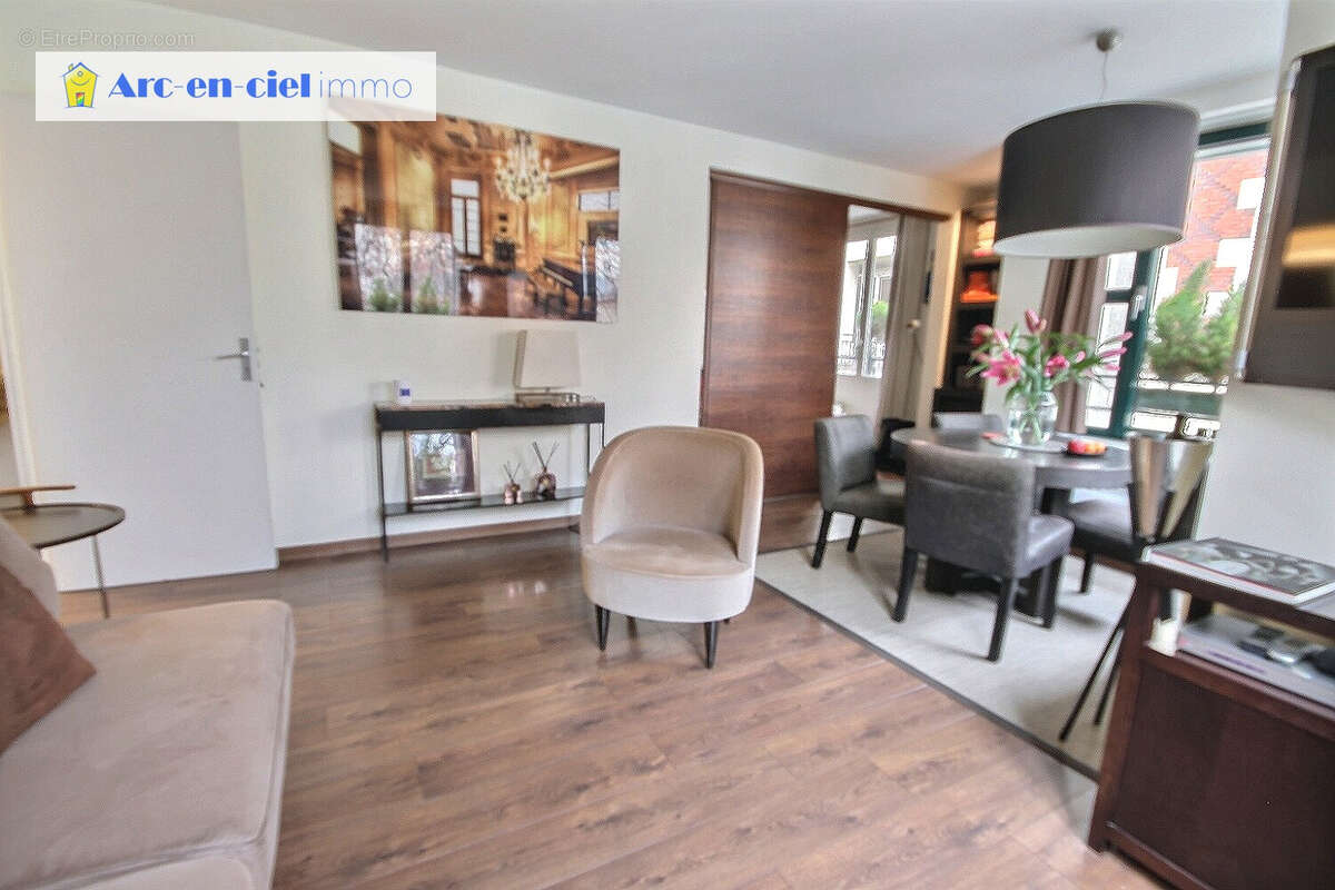 Appartement à PARIS-3E