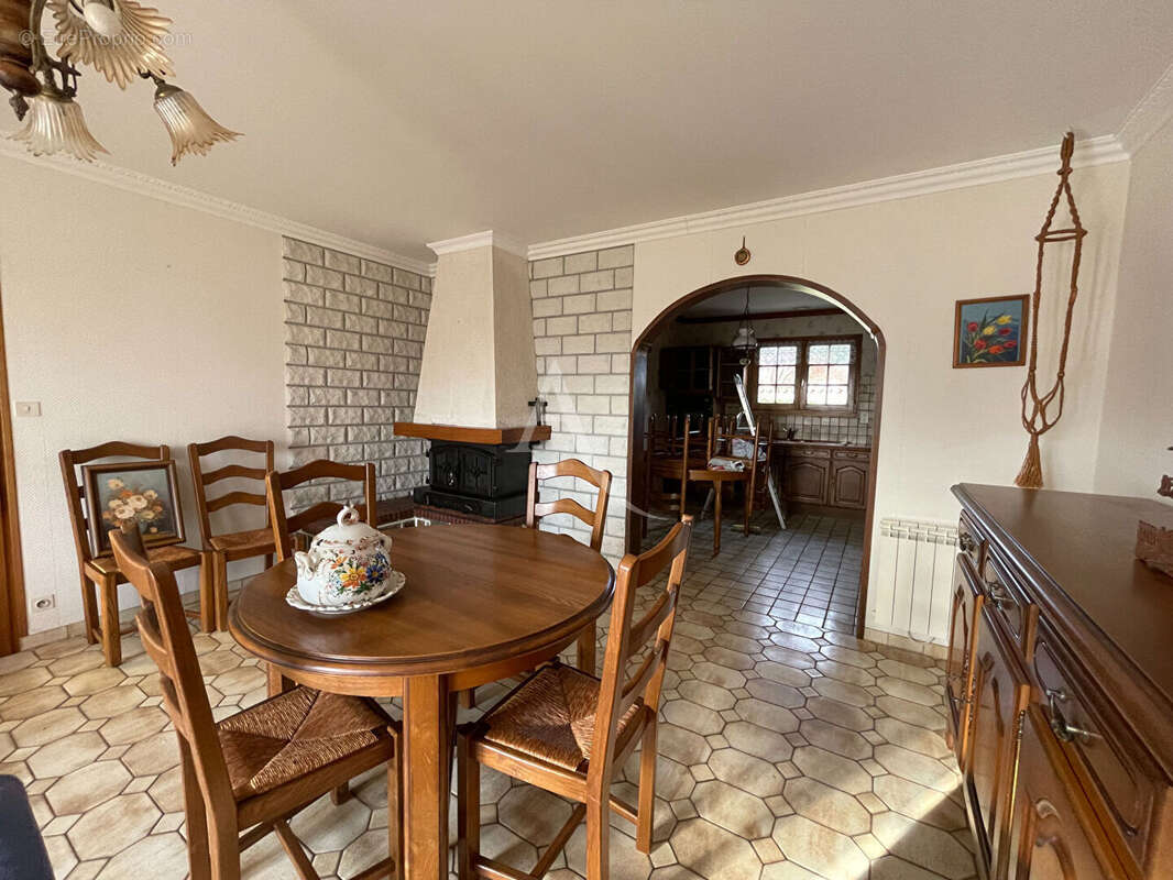 Maison à SAINT-HILAIRE-LA-FORET