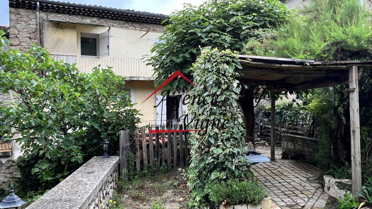 Maison à MOLIERES-SUR-CEZE