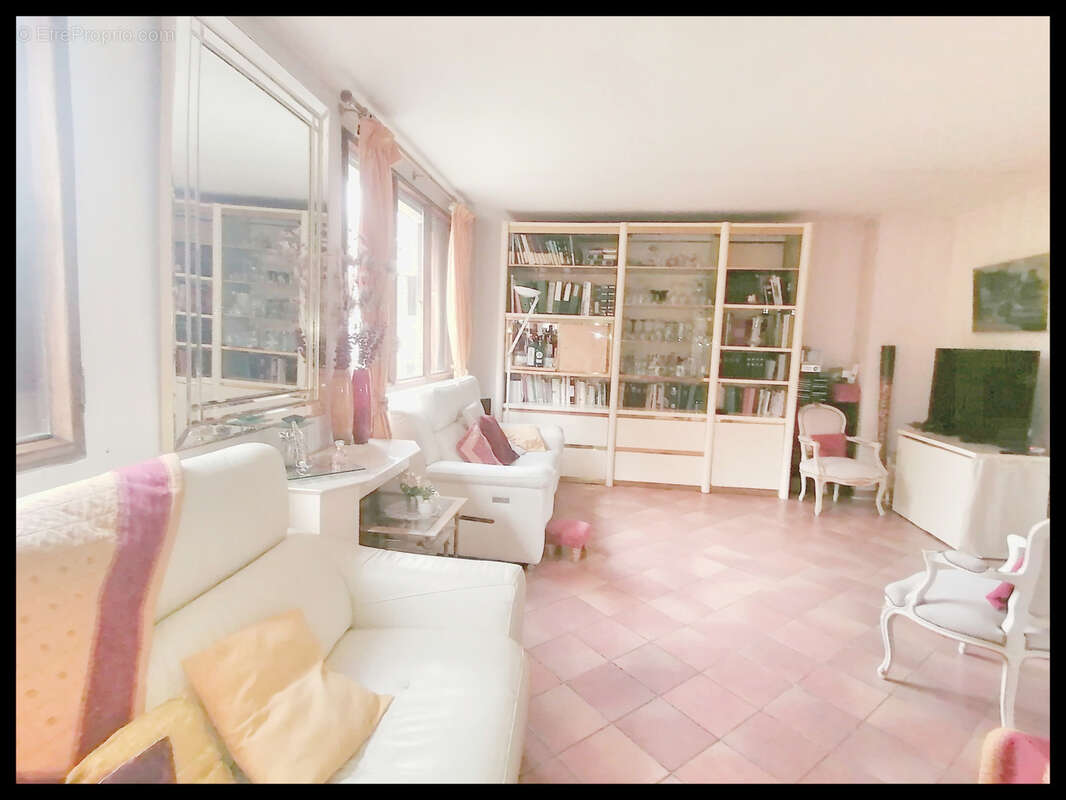 Appartement à L'ETANG-LA-VILLE