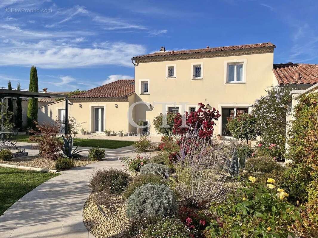 Maison à VAISON-LA-ROMAINE